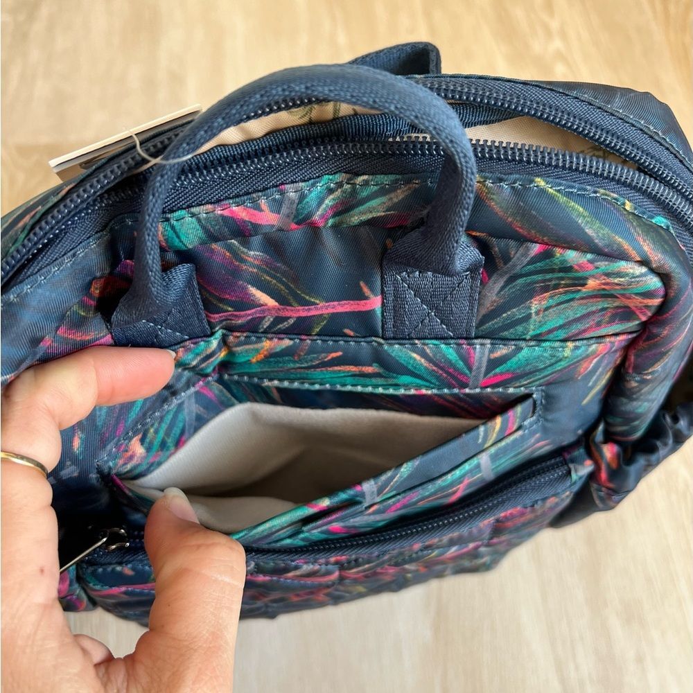Lug Dodger Palm Printed Backpack-NWT! - Picture 3 of 5